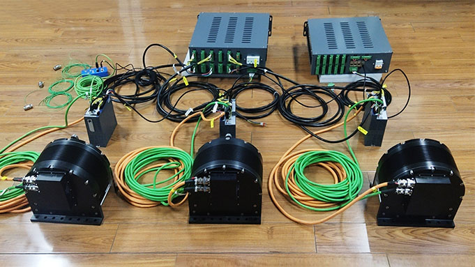 操縱負荷分系統